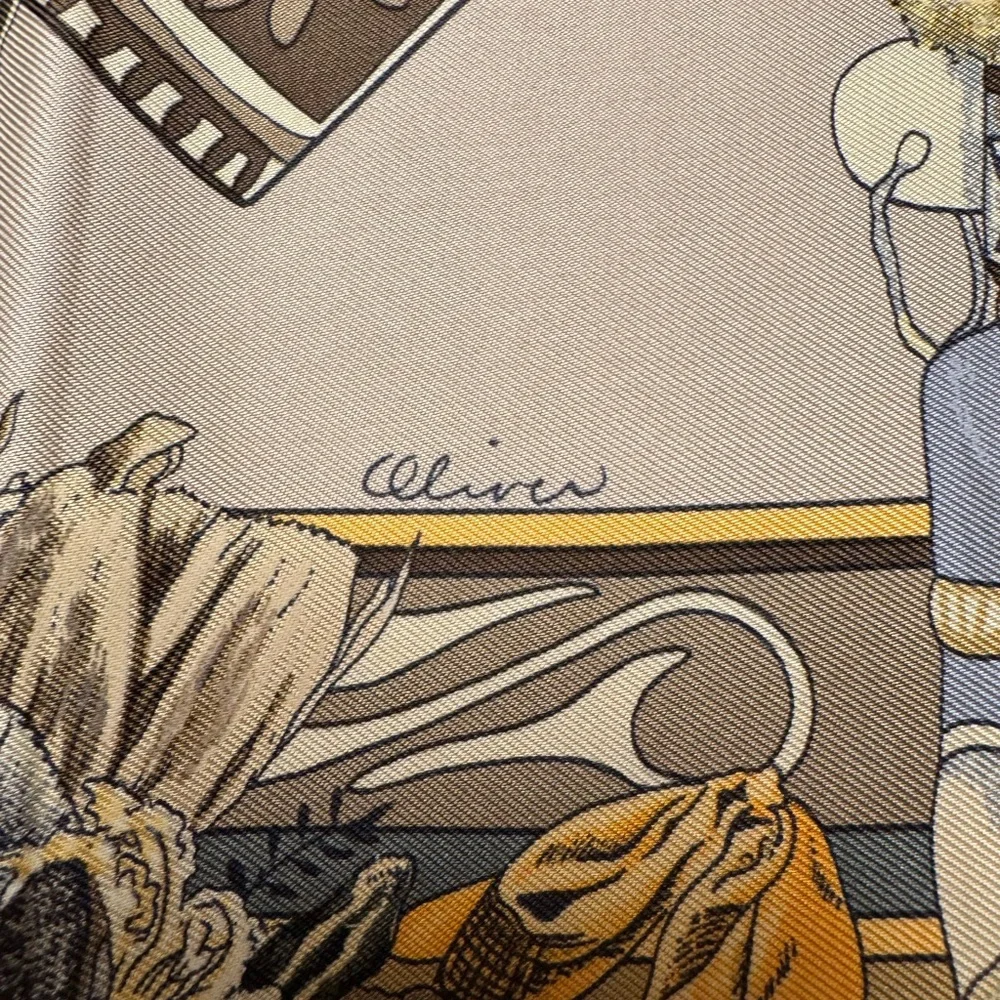 Hermès Vintage Kachinas Hopi Silk Scarf by Kermit Oliver - Picture 13 of 14